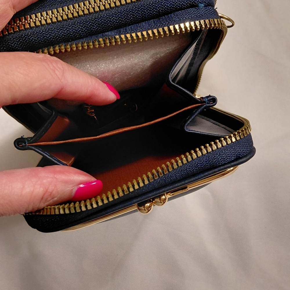 Forever Lovely Design For Madley crossbody phone bag - Picture 9 of 12